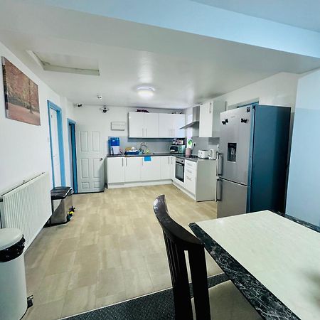Unique Private Rooms บอลตัน ภายนอก รูปภาพ
