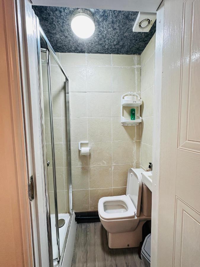 Unique Private Rooms บอลตัน ภายนอก รูปภาพ