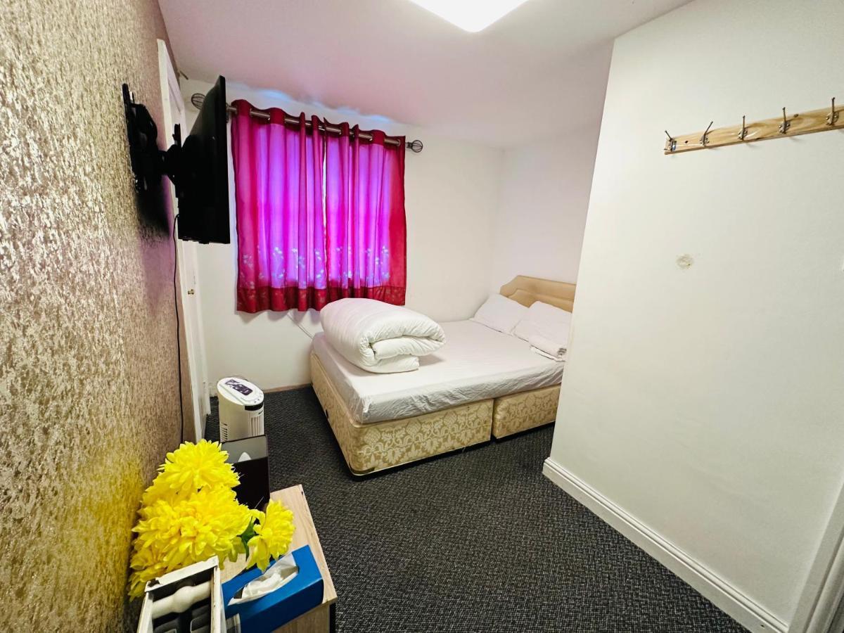 Unique Private Rooms บอลตัน ภายนอก รูปภาพ