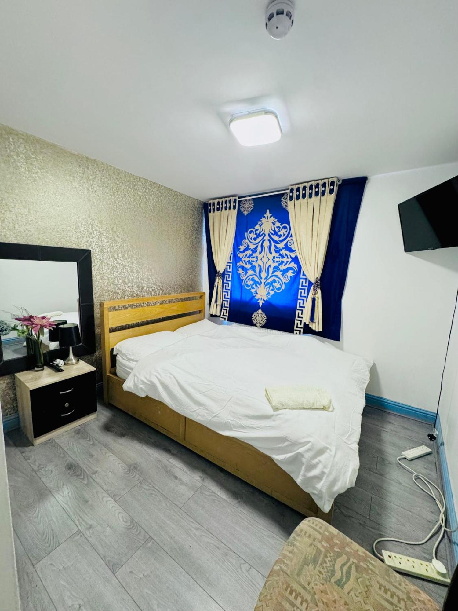 Unique Private Rooms บอลตัน ภายนอก รูปภาพ