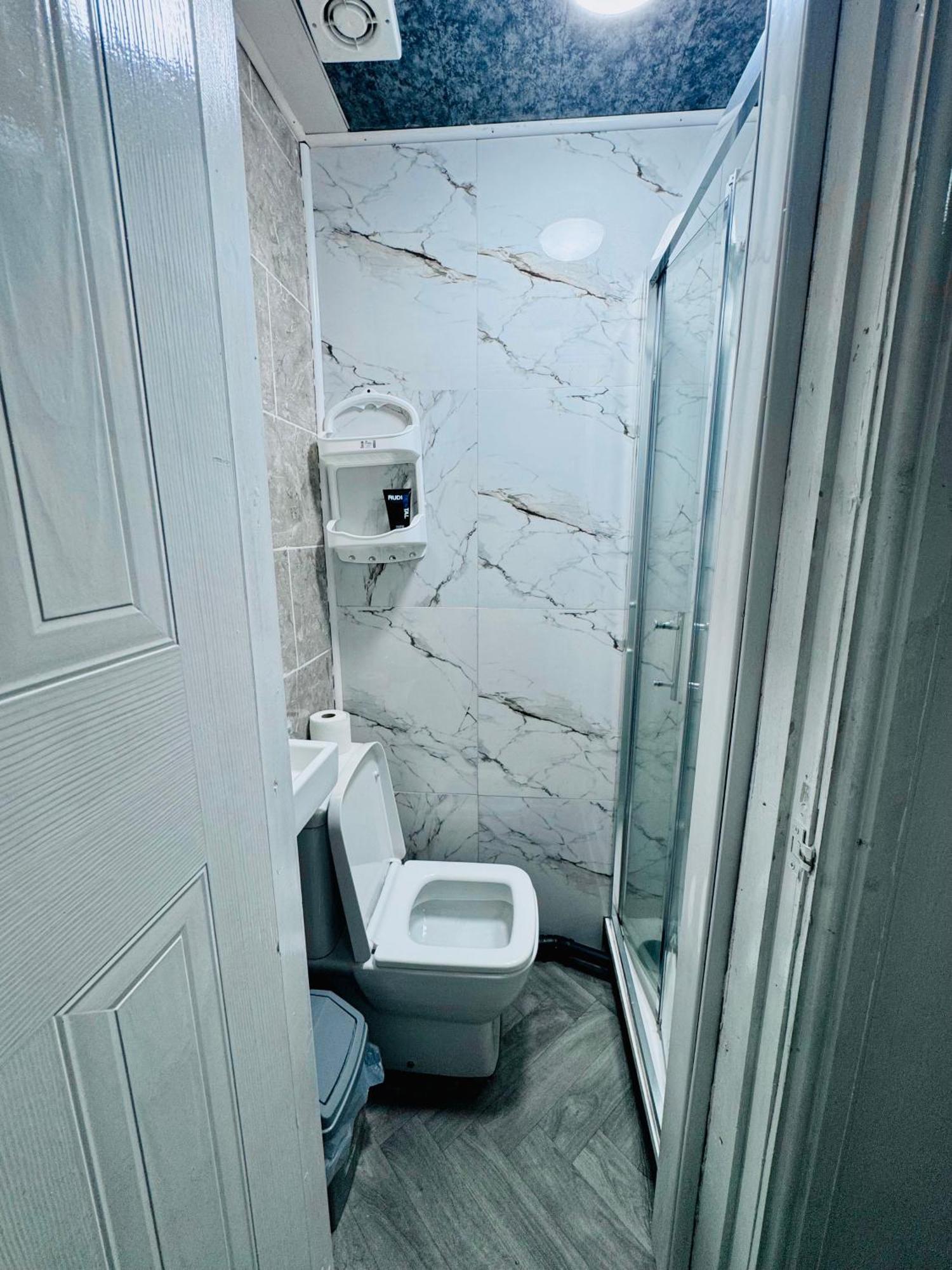 Unique Private Rooms บอลตัน ภายนอก รูปภาพ